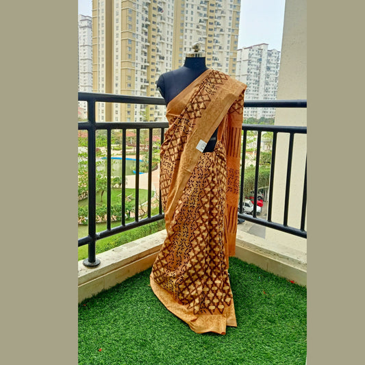 Bagru print art silk saree, tailored for the modern, sophisticated woman. Embrace elegance and professionalism with every drape. - Fabcentra