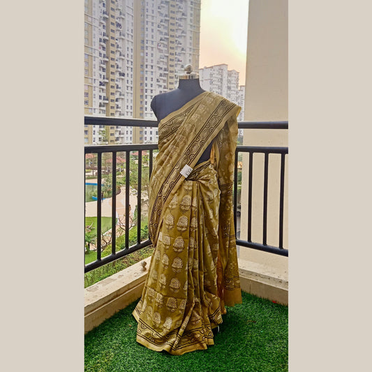 Elevate your office look with our exquisite Pastel Green Bagru Print Art Silk Saree. Crafted to perfection, this saree comes with a matching blouse piece, ideal for the modern office-going lady. Shop now and make a statement! - Fabcentra
