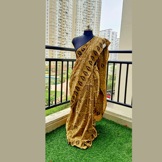 Elevate your summer style with our exclusive Multani cotton hand block print saree. Crafted with care and adorned with intricate designs, this saree comes with a contrast blouse piece, making it perfect for the sunny season - Fabcentra